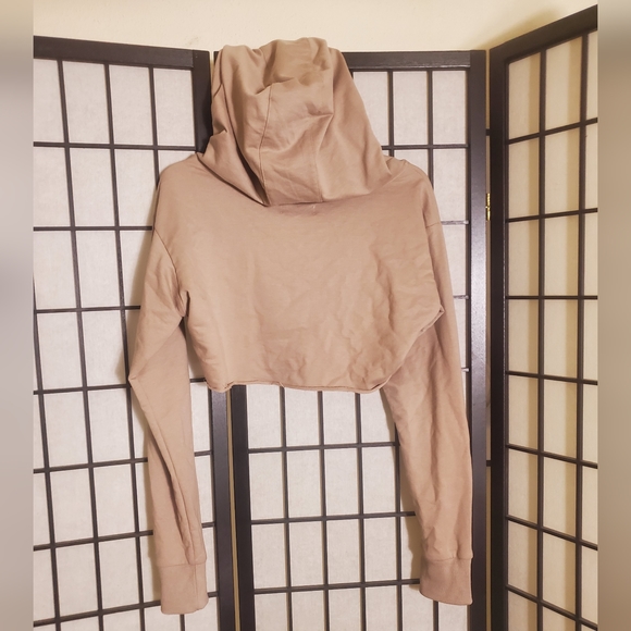 Top - Picture 2 of 4